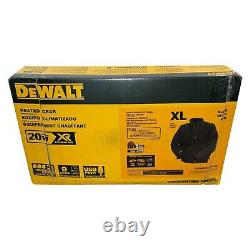 NWT DeWalt Heated Soft Shell Jacket Kit Mens XL Black Battery Charger Open Box