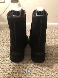 Nwt Ugg Australia Classic Short II Bottes Taille 7 Us & Waterproofing Kit