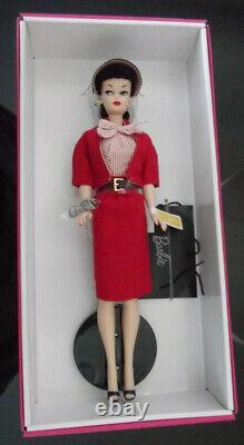 Poupée Barbie, Veste Rouge Et Lunettes De Vue